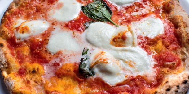 sikania.lindberghhotels it pizza-a-bordo-piscina-in-resort-sicilia 020